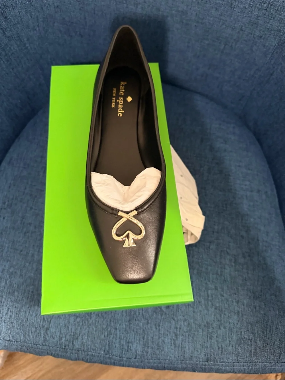 kate spade black & silver KS logo in front shoe box with label